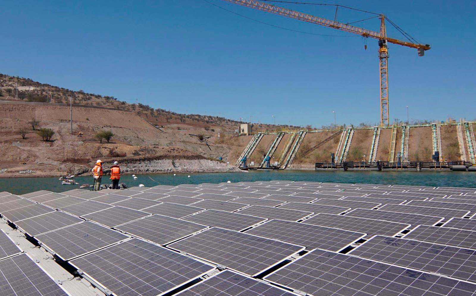 Paneles solares en el ahorro de agua